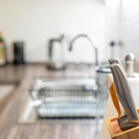 2 Bedroom 65Qm - Kitchen - Central - Netflix Magdeburg Ngoại thất bức ảnh