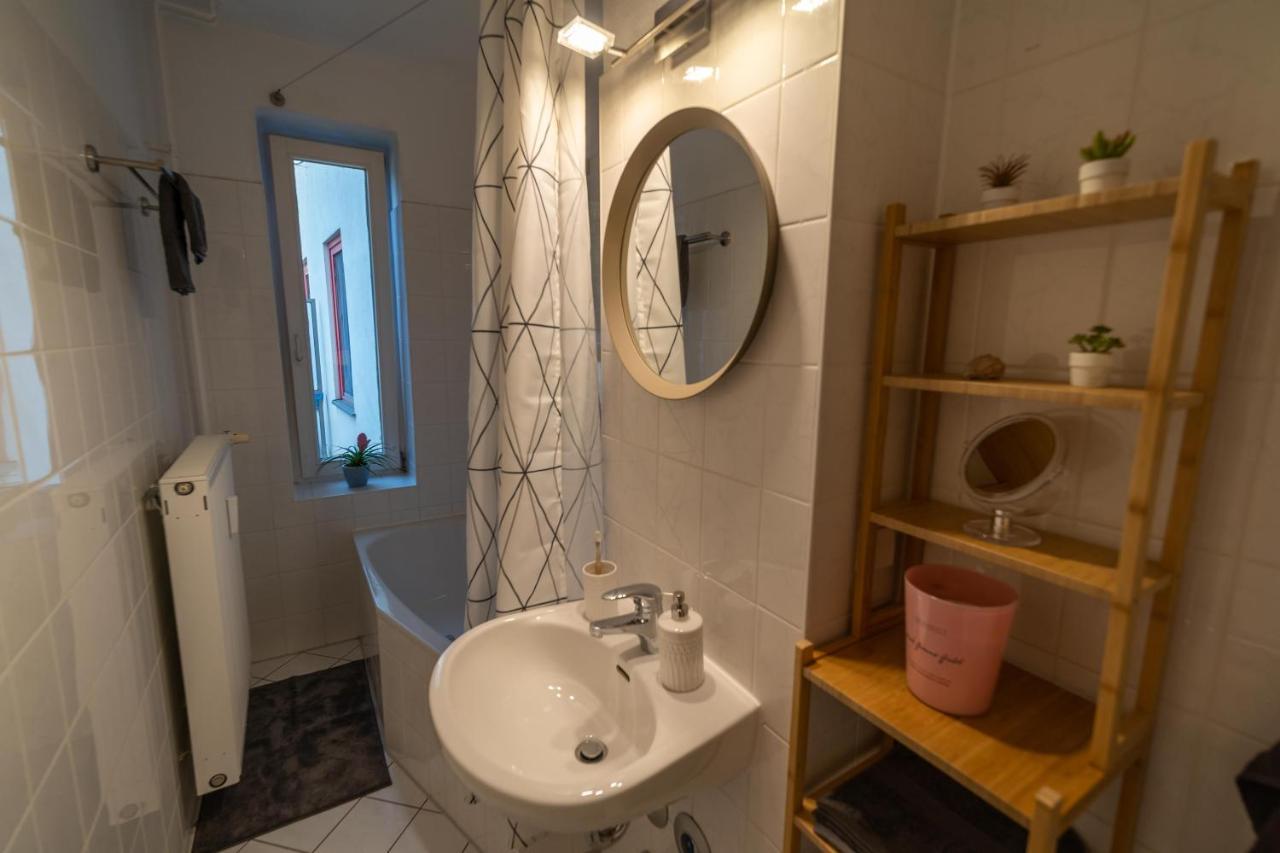 2 Bedroom 65Qm - Kitchen - Central - Netflix Magdeburg Ngoại thất bức ảnh